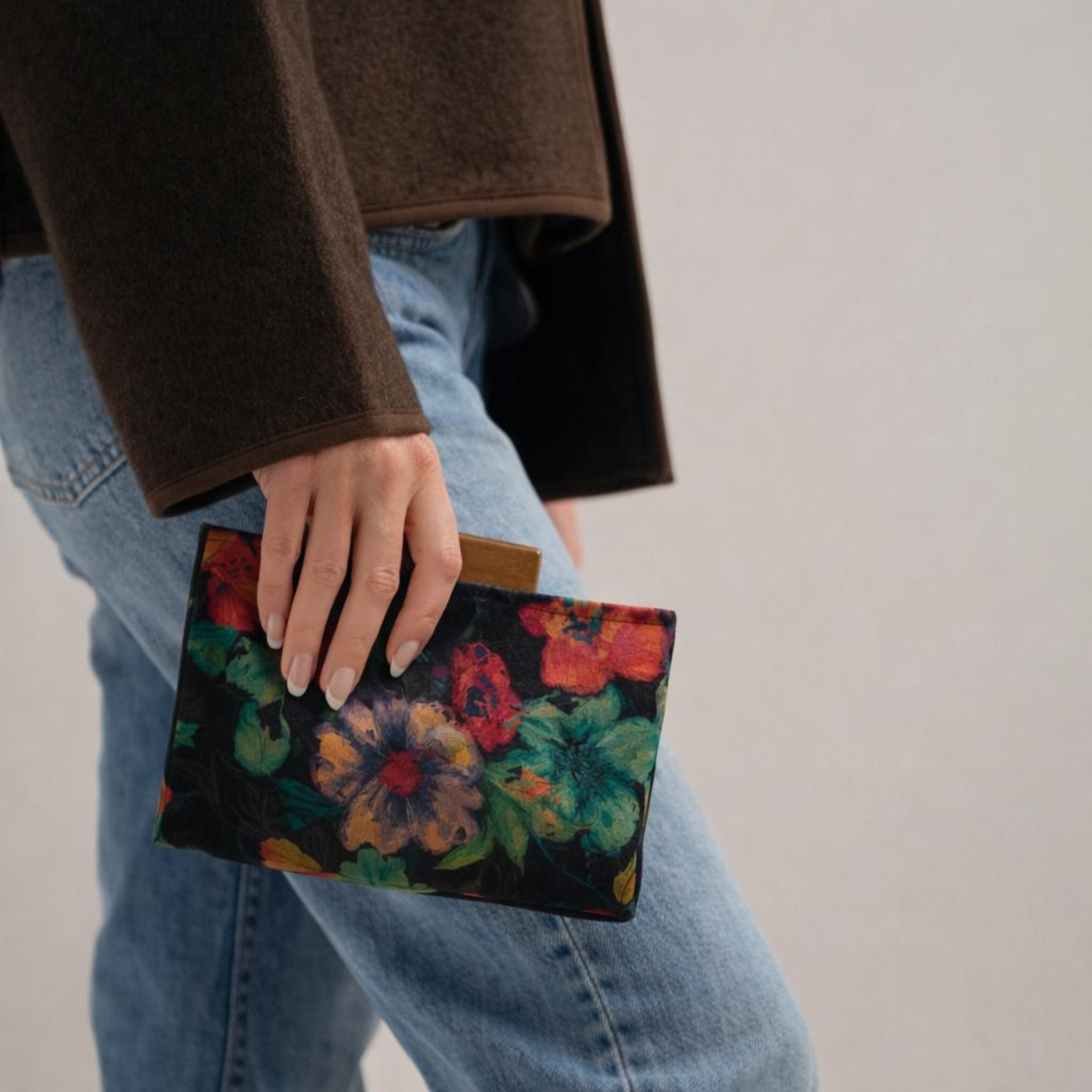Floral clutch